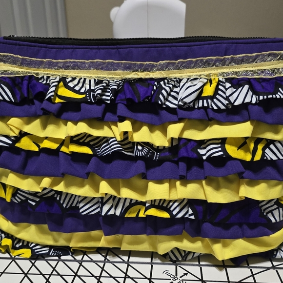Handmade Ruffle zipper clutch bag - Picture 6 of 7
